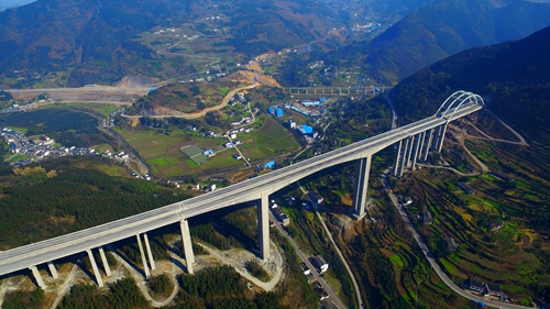 走过40年 泸州经济社会发展硕果累累(图16) 走过40年 泸州经济社会发展硕果累累(图16)