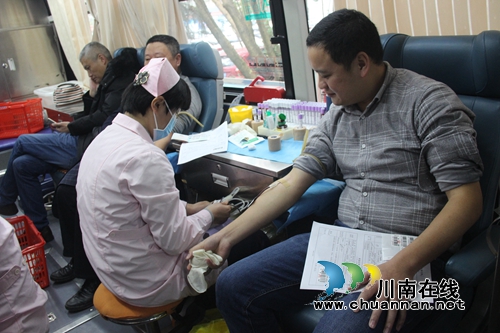 纳溪区棉花坡镇：党员带头无偿献血18000毫升(图1)