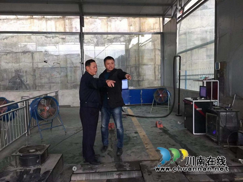 宜宾筠连交警大队督导检查机动车检测站工作(图2)