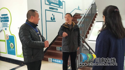 泸县县委宣传部到玉蟾街道督导市级文明社区创建工作(图1)