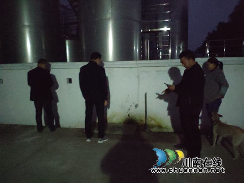 泸县立石镇开展消防安全夜巡夜查行动(图1)