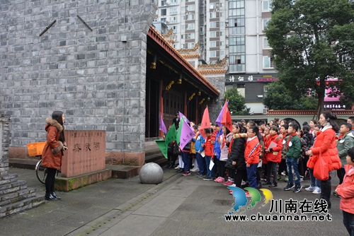 盐商为何物？叙永学生到春秋祠寻叙永百年文化(图1)