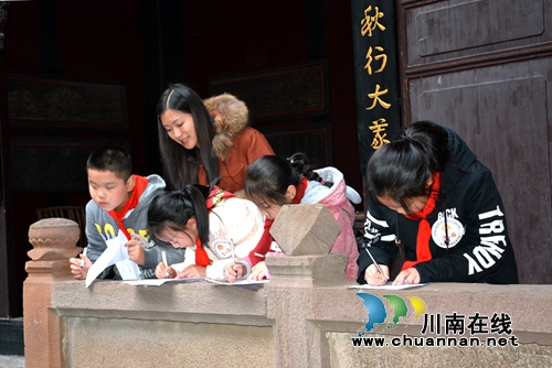 盐商为何物？叙永学生到春秋祠寻叙永百年文化(图3)