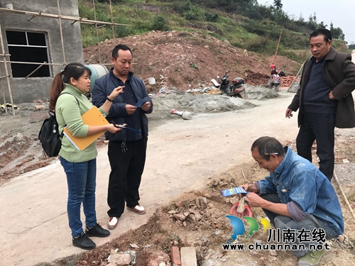 泸县喻寺司法所积极开展公共法律服务宣传(图1)