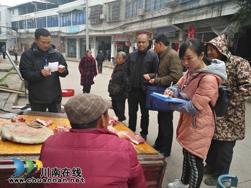 泸县太伏食药监所开展猪肉市场专项检查(图1)