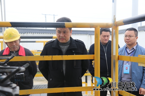 泸县副县长先泽平率队到百和镇督导环保工作(图1)