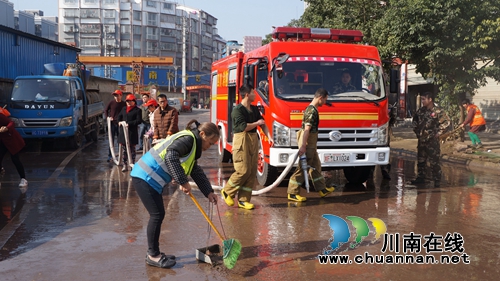 泸县立石镇：携手共参与&nbsp;&nbsp;创文创卫有我一份(图1)