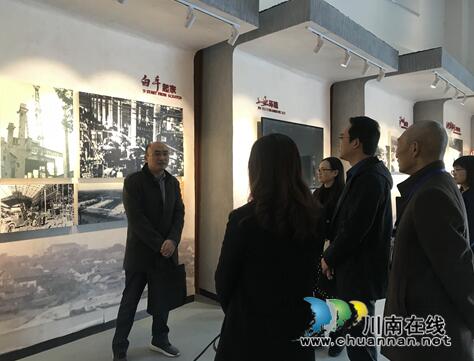 市委组织部副部长郑勇率队到张坝街道调研党建工作(图2) 市委组织部副部长郑勇率队到张坝街道调研党建工作(图2)