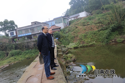 泸县政协副主席杜开卷到百和镇督导当前重点工作(图3) 泸县政协副主席杜开卷到百和镇督导当前重点工作(图3)