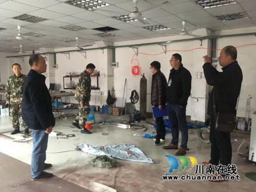 龙马潭区特兴街道组织开展辖区小作坊消防安全专项检查(图1)
