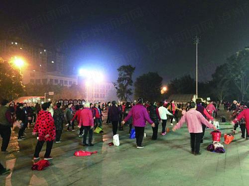 泸州江阳公园广场舞扰民&nbsp;市民盼安装噪音报警器(图1)