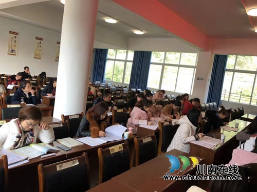 泸州儿童文学作家靳朝忠携弟子到宜宾兴文城西小学送课(图3)