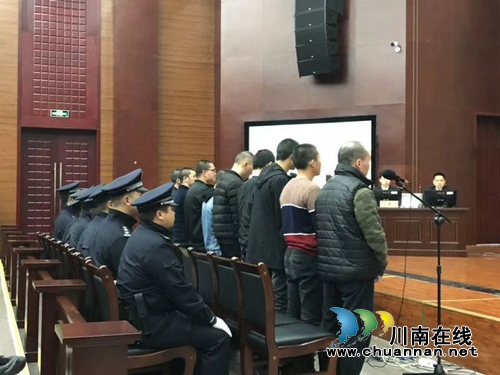 江阳区法院公开审理一起恶势力犯罪集团案件(图1)