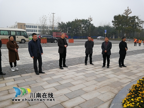 泸县人大开展加强城市管理提升城市品质视察工作(图1)