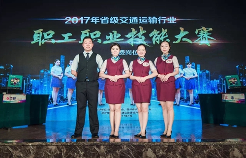 “最美中国路姐”李洁心：浅笑嫣然情暖高速&nbsp;平凡坚守乐在其中(图15)