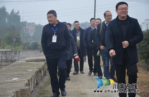 泸县东部片区党委中心组“4+N”理论课堂在太伏镇举行(图2)