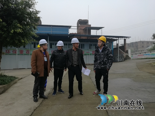 泸县国土资源局到百和镇督查泸州瑞兴生物工程有限公司用地手续情况(图1)