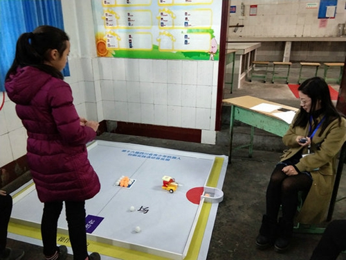 泸州举行极速射门机器人竞赛(图3)