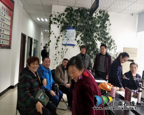 龙马潭区特兴街道街村社区顺利推进棚户区改造工作(图1)