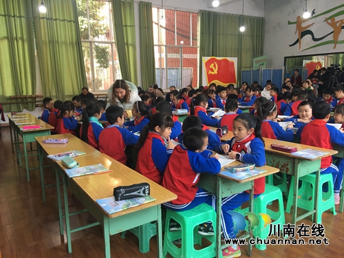 纳溪区“国培计划”（2017）小数送教3班第四次研修活动在逸夫实验小学举行(图4)