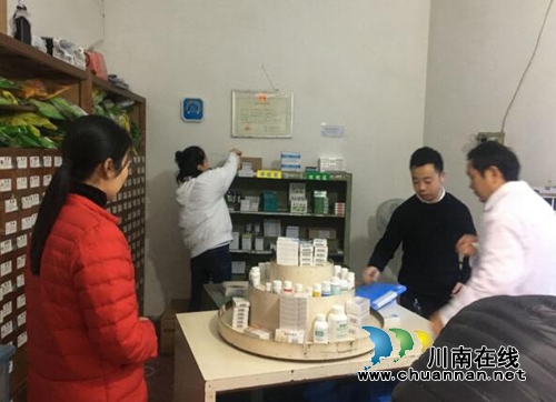 龙马潭区特兴街道联合开展安全检查(图1)