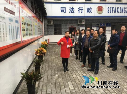 峨眉山市委统战部带队到宜宾李庄镇同济社区参观考察(图2)