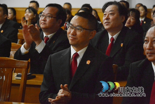 泸州市中级人民法院首次举行干警退休仪式(图4)