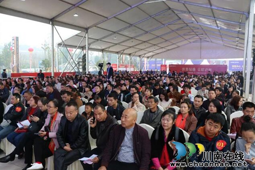 轰动全城&nbsp;泸州绿地城今日开盘热销4.5亿(图1)