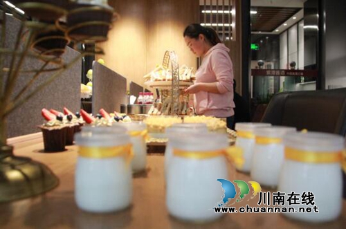 醉美酒城盛业泸州&nbsp;庆潭酒核心客户梓祥商贸开业(图3)