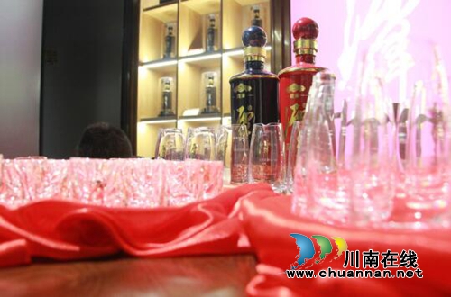 醉美酒城盛业泸州&nbsp;庆潭酒核心客户梓祥商贸开业(图4)