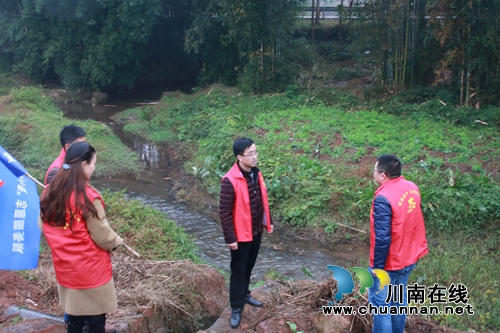 宜宾汪家镇：发挥“河小青”力量，助力保护观音滩河(图1)