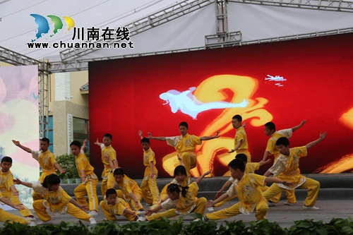 泸县举行福音杯“政企一家亲又清”文艺汇演(图6)