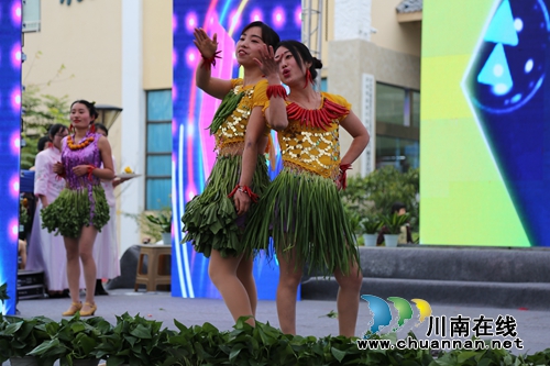 泸县举行福音杯“政企一家亲又清”文艺汇演(图8)