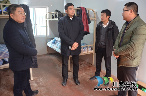 肖刚率队督导泸县太伏镇环保及非洲猪瘟防控工作(图3) 肖刚率队督导泸县太伏镇环保及非洲猪瘟防控工作(图3)