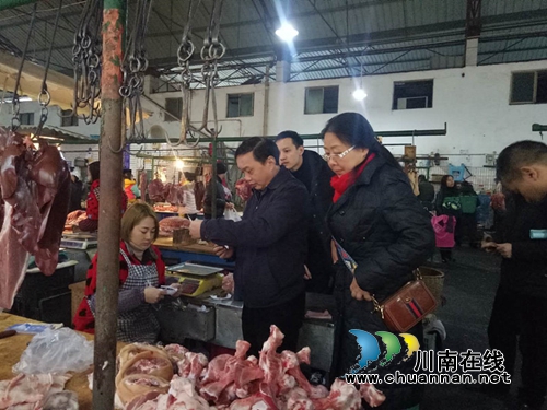 王举松检查龙马潭区红星农贸市场非洲猪瘟防控工作(图1)