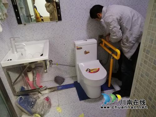 江阳区张坝街道沙坪社区开展残疾人家庭无障碍改造送温暖服务(图3)