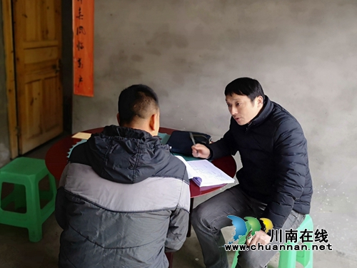 纳溪区委编办到渠坝镇立石村开展“送温暖”慰问活动(图2)