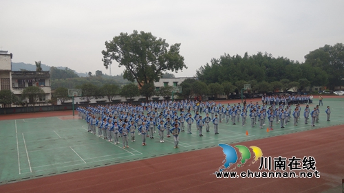 合江九支中学举行大课间比赛(图3)