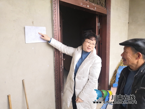 陈佳到泸县潮河镇督导非洲猪瘟防控与脱贫攻坚工作(图1)