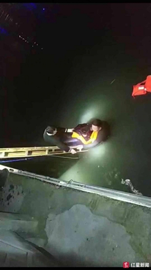 宜宾22岁男子与女友分手&nbsp;凌晨酒后跳河轻生(图1)