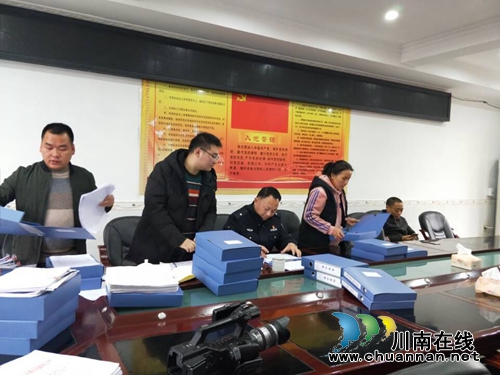 泸县人民政府安委会到立石镇考核安全生产工作(图1)