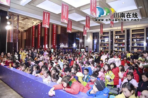 童幻泸州&nbsp;白雪公主驾到绿地城让孩子们乐开花(图2)