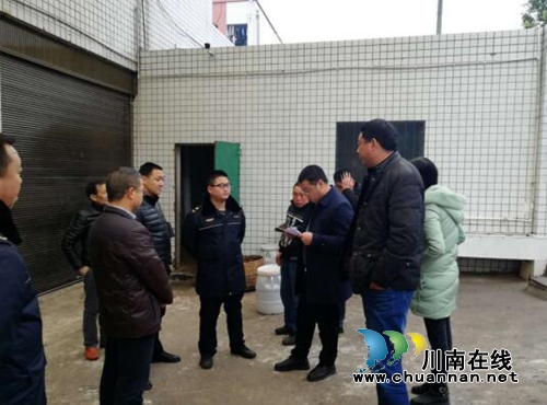 古蔺城管全面加强餐厨垃圾执法(图2) 古蔺城管全面加强餐厨垃圾执法(图2)