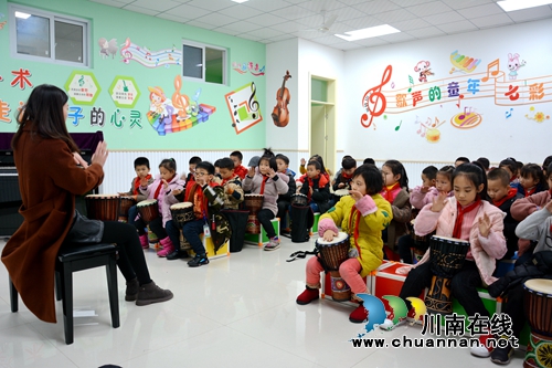 叙永县城西实验学校独占两个市级“艺术”头衔(图6) 叙永县城西实验学校独占两个市级“艺术”头衔(图6)