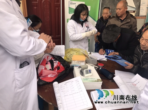 泸县海潮镇组织开展艾滋病防治健康教育讲座及艾滋免费筛查工作(图2)