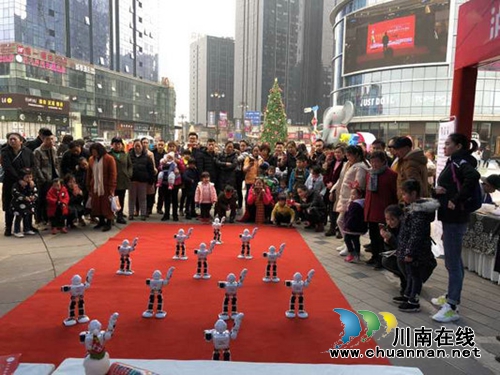 2018酒城(大学生)创客嘉年华活动举行(图2) 2018酒城(大学生)创客嘉年华活动举行(图2)