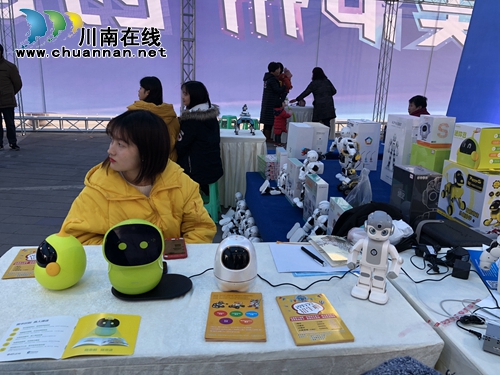 2018酒城(大学生)创客嘉年华活动举行(图5) 2018酒城(大学生)创客嘉年华活动举行(图5)