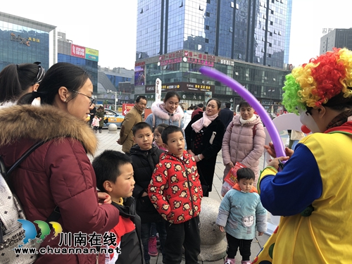 2018酒城(大学生)创客嘉年华活动举行(图9) 2018酒城(大学生)创客嘉年华活动举行(图9)