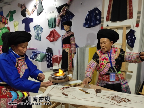 泸州文创集市正式揭牌开市&nbsp;24小时“不打烊”(图6)