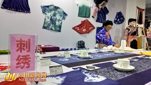 泸州市文创集市开市&nbsp;线上线下融合互动不打烊(图2)